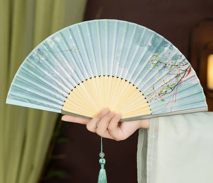Éventail Japonais Pliant en Soie et Bambou – Motif Nature Rétro