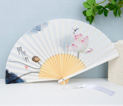 Éventail Japonais Pliant en Soie et Bambou – Motif Nature Rétro