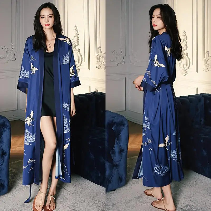Kimono Long Satiné Fleuri Femme - Confort & Élégance Noir