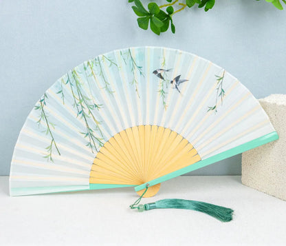 Éventail Japonais Pliant en Soie et Bambou – Motif Nature Rétro