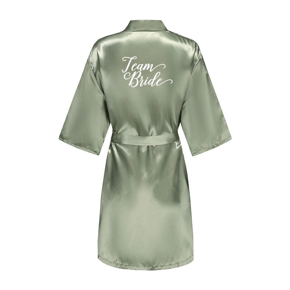 Kimono Mi-long Mariée en Satin Élégant - blanc ou vert