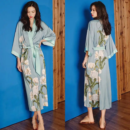 Kimono Long Fleuri en Satin Noir pour Femme - Style Lounge & Chic