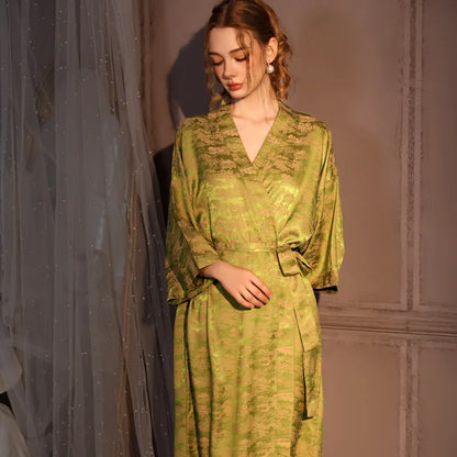 Kimono Long Fleuri Femme en Satin Doux et Léger