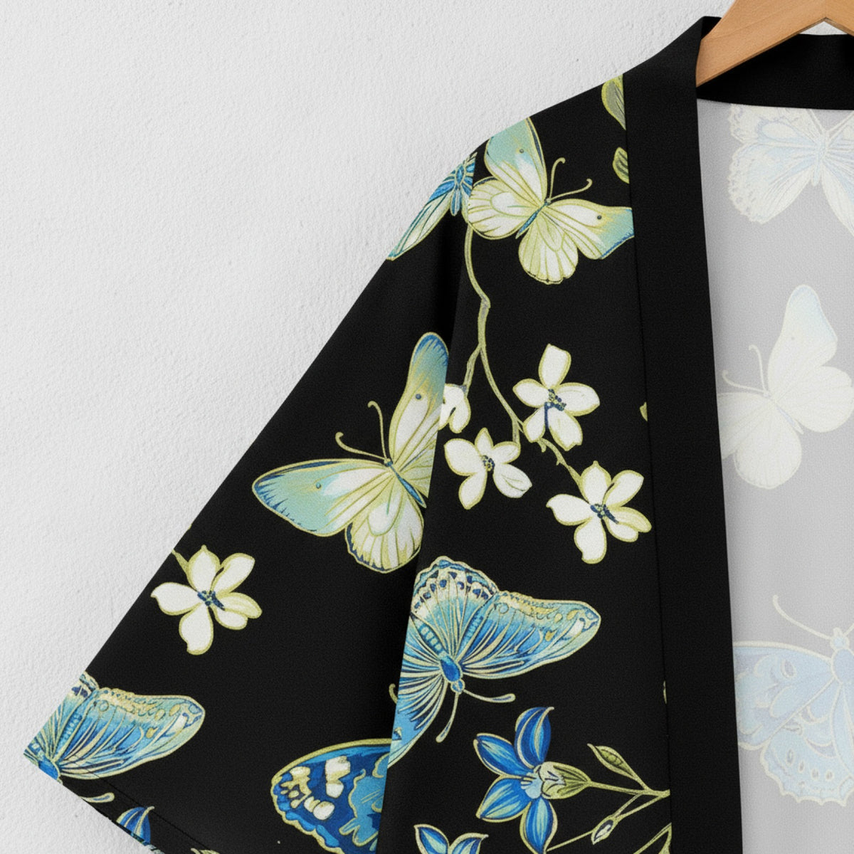 Kimono Court Polyester Motif Papillons Noir - Style Asiatique Traditionnel