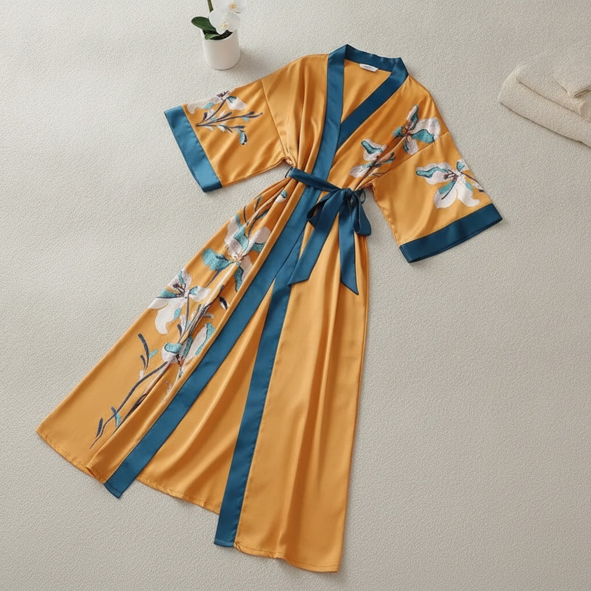Kimono Long Femme Satin Imprimé Fleuri Noir - Style Lounge & Vintage
