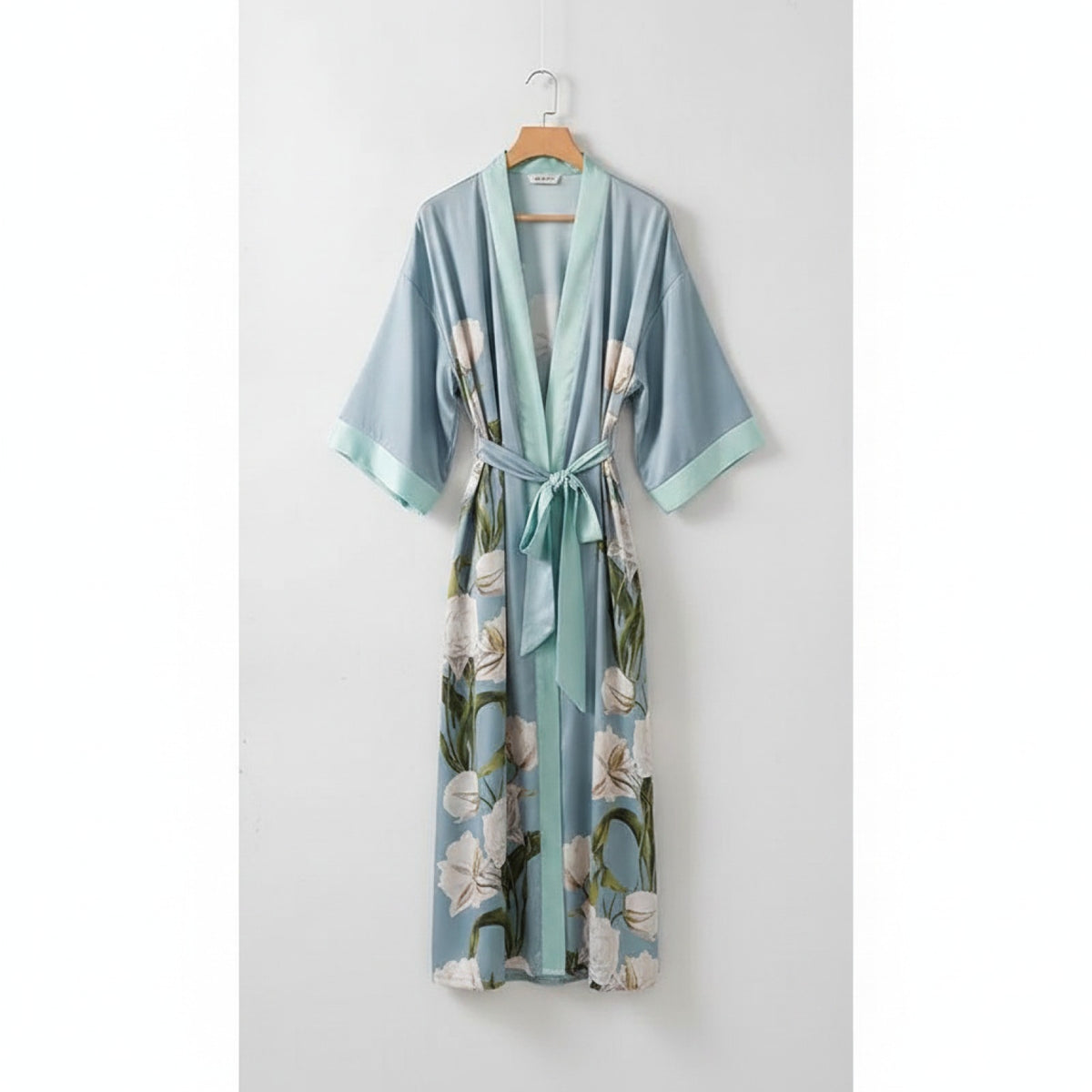 Kimono Long Fleuri en Satin Noir pour Femme - Style Lounge & Chic