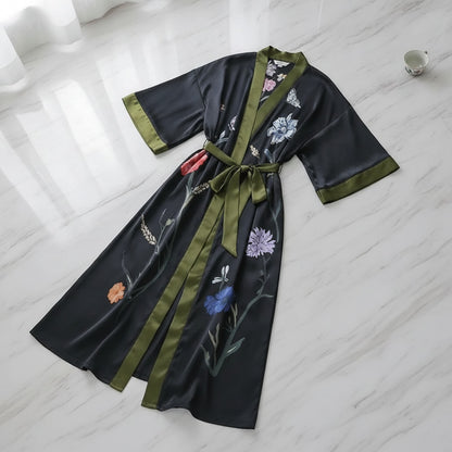 Kimono Long Fleuri en Satin Noir pour Femme