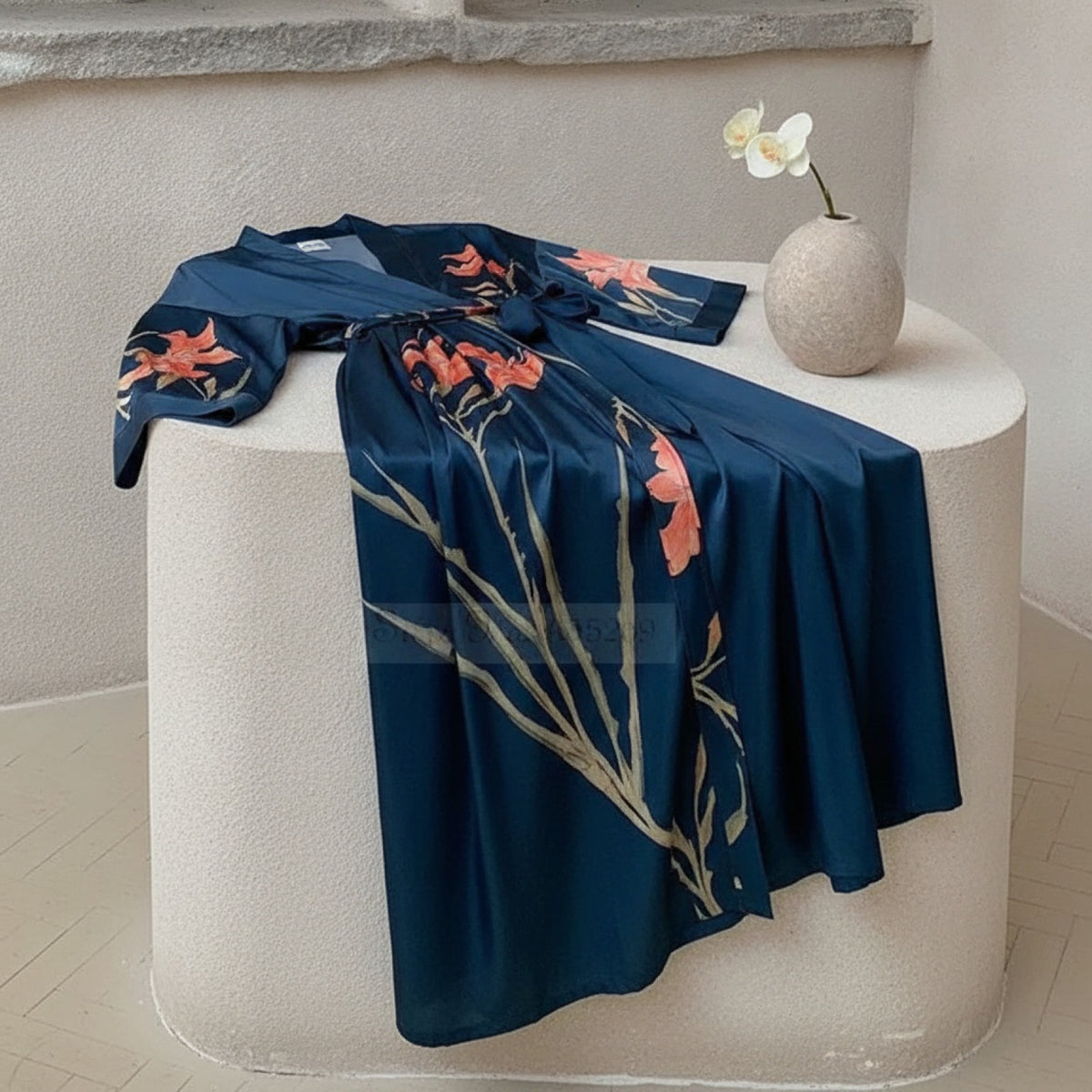 Kimono Long Satiné Fleuri Femme - Confort & Élégance